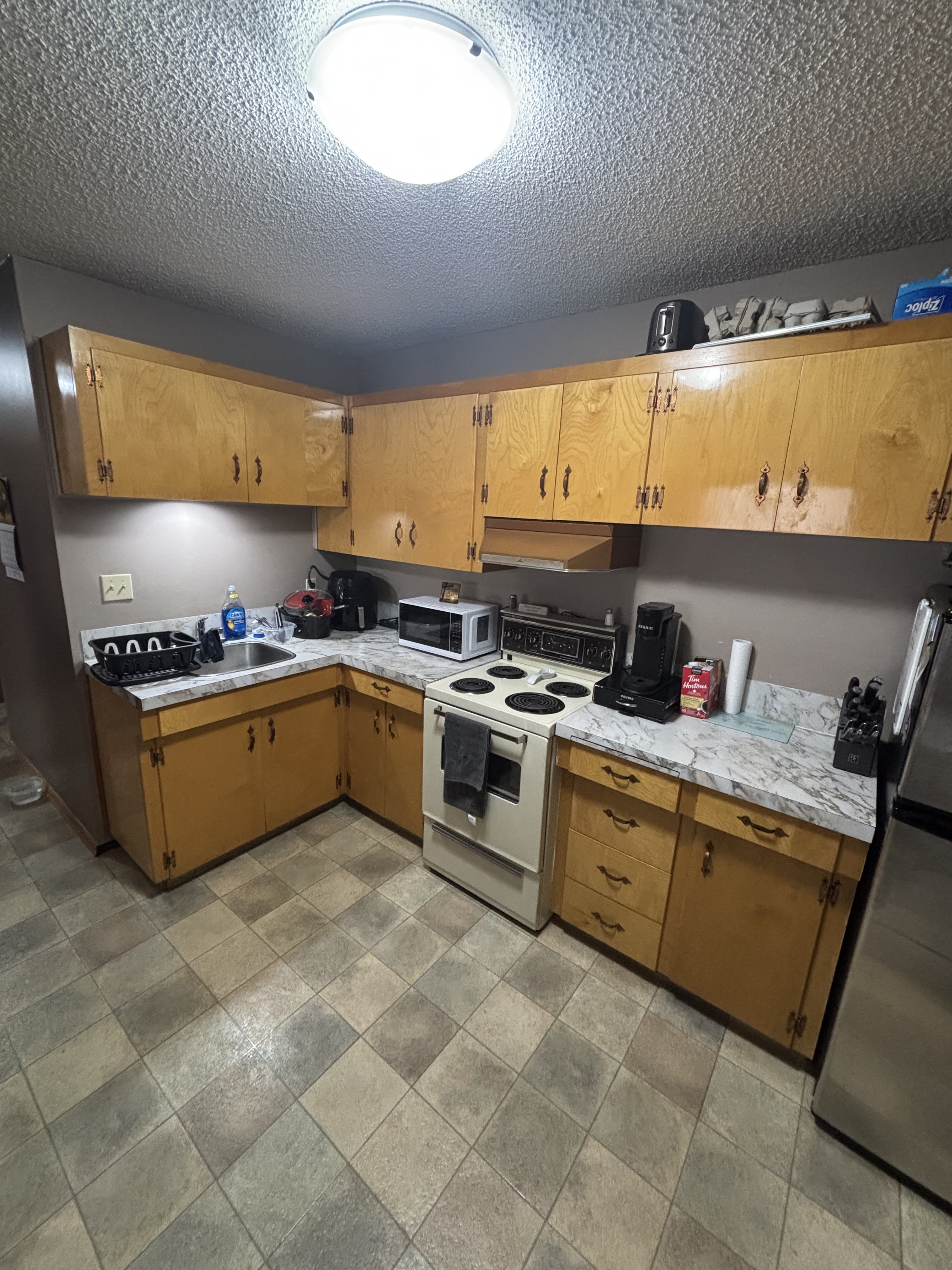 285 Fairford Street East - 16