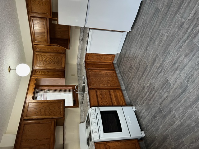 304 Fairford Street East - 1